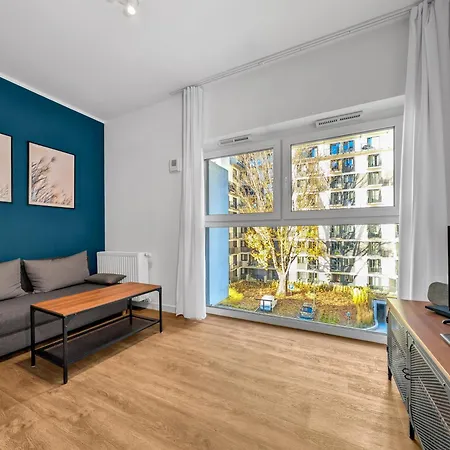 Magnolia Bloom By Bookinghost * Wrocław